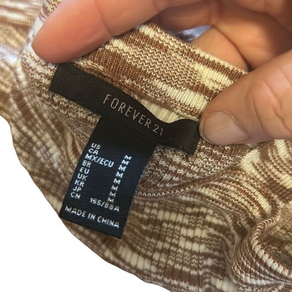 Forever 21 Crop Top size medium - Picture 4 of 5